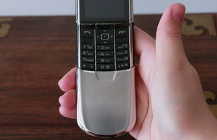 诺基亚第一款彩屏手机（诺基亚第一款彩屏手机6610当年多少钱）